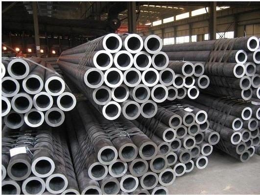 カーボン鋼の溶接管 6 メートルERW鉄管構造パイプと顧客の要求の表面