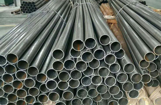 6m 溶接鋼管 丸型 炭素鋼 溶接管 Q235 Q275 Q345 ERW 鉄管 油付けまたは油付けされていない 軽油