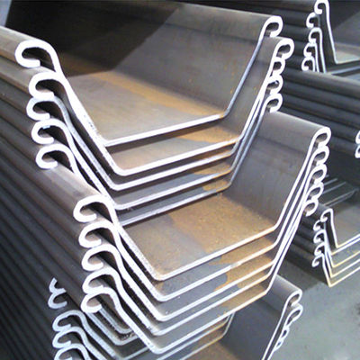合金級 Q235/Q235B/Q345/Q345B/Q195/St37/St42/St37-2/St35.4/St52.4/St35 冷圧型U Z型鋼板の堆積