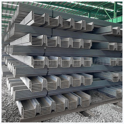 合金級 Q235/Q235B/Q345/Q345B/Q195/St37/St42/St37-2/St35.4/St52.4/St35 冷圧型U Z型鋼板の堆積