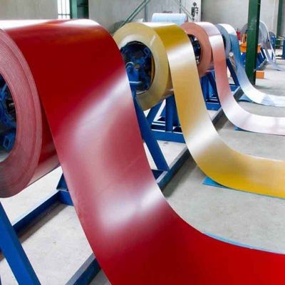 1251-1500mm 幅 工業級 パーソナライズされた 鋼筋コイル 打孔加工 サービス Ppgi Ral 9016 と