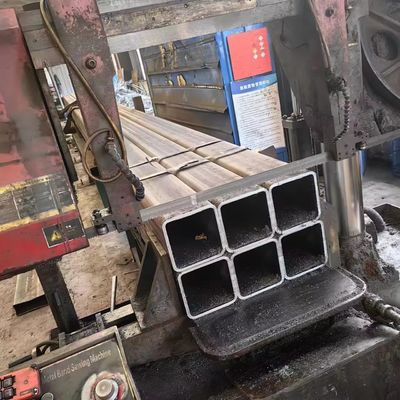 炭素構造 軽量 24 インチ 50 * 50 スチール 平方パイプ St37 スチール 直角パイプ 管 黒 平方パイプ 滑らかな表面