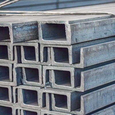 GB標準工業グレード ASTM A36 Uチャネル構造鋼 Cチャネルパールリン屋根トラス サイズ 200x80x7.5x11mm