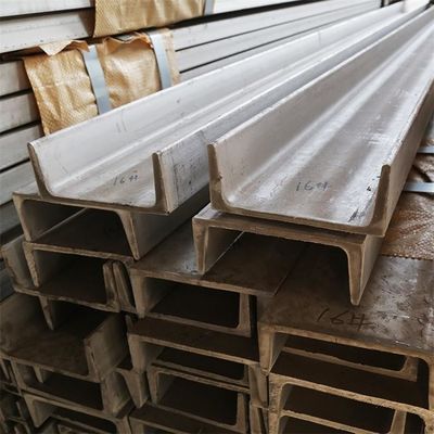 高強度パンチド 穴を開けられたステンレスシート Uチャネル 製造者 建設用 長さ 1~12m