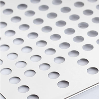 304L 316L 410 ステンレス鋼 穿孔孔金属プレート 飾り付け用 ASTM 標準 表面仕上げ No.3 Zhongyu