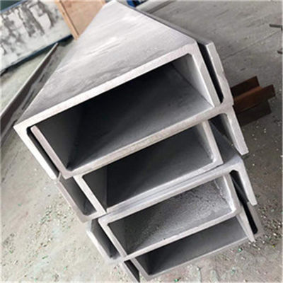 建築 建設 U 321級のステンレス鋼管とビーム
