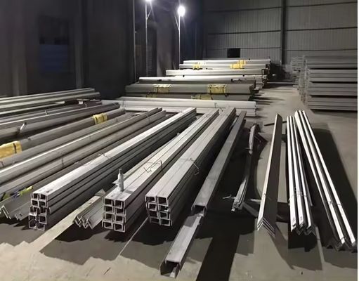 Uチャネル ホットロール 軽量C 顧客要求の長さを持つ鋼チャネルセクション