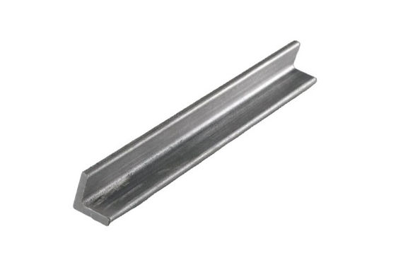 滑らかなエッジ Q195-Q420シリーズ AISI 1045 スチール ホットロール等角鉄棒 サイズ 250x250x25 メインゲートのデザイン