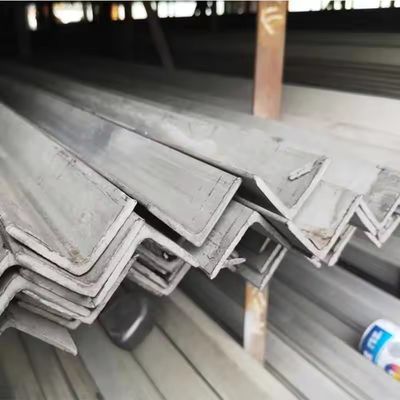 75x75x8mm 90度 ASTM A36 A53 Q235 Q345 機械の構造サポートと安定性のための炭素等角鋼棒