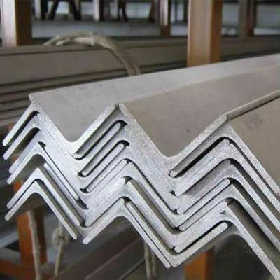 建設品種 Q195-Q420シリーズ ホットディップ・ガルバン化 平面・L角鋼棒 50x50x10穴 S235JRG